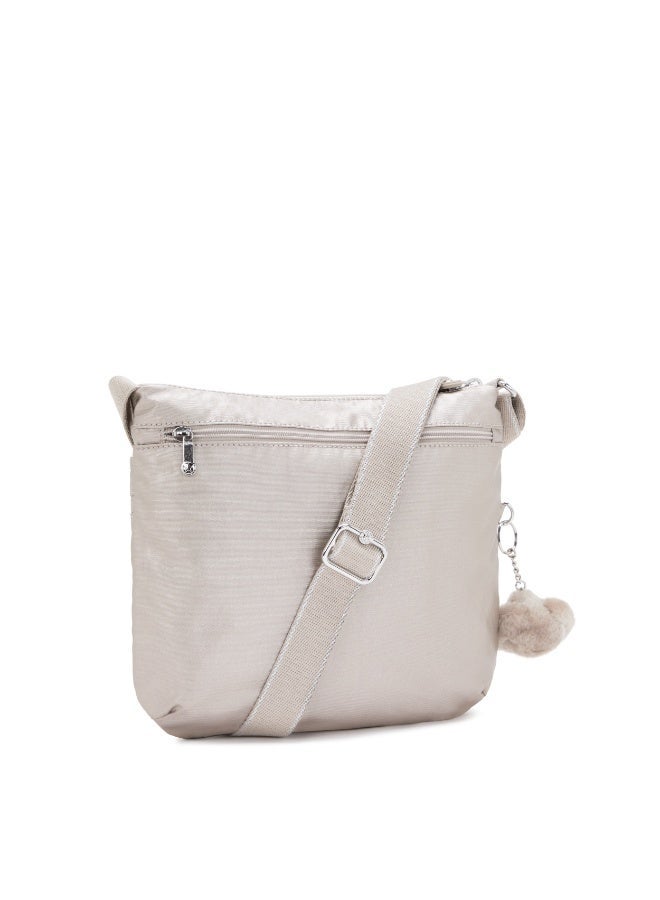 كيبلينغ حقيبة كتف أرتو تُحمل عبر الجسم بلمسة معدنية لامعة - Image 5